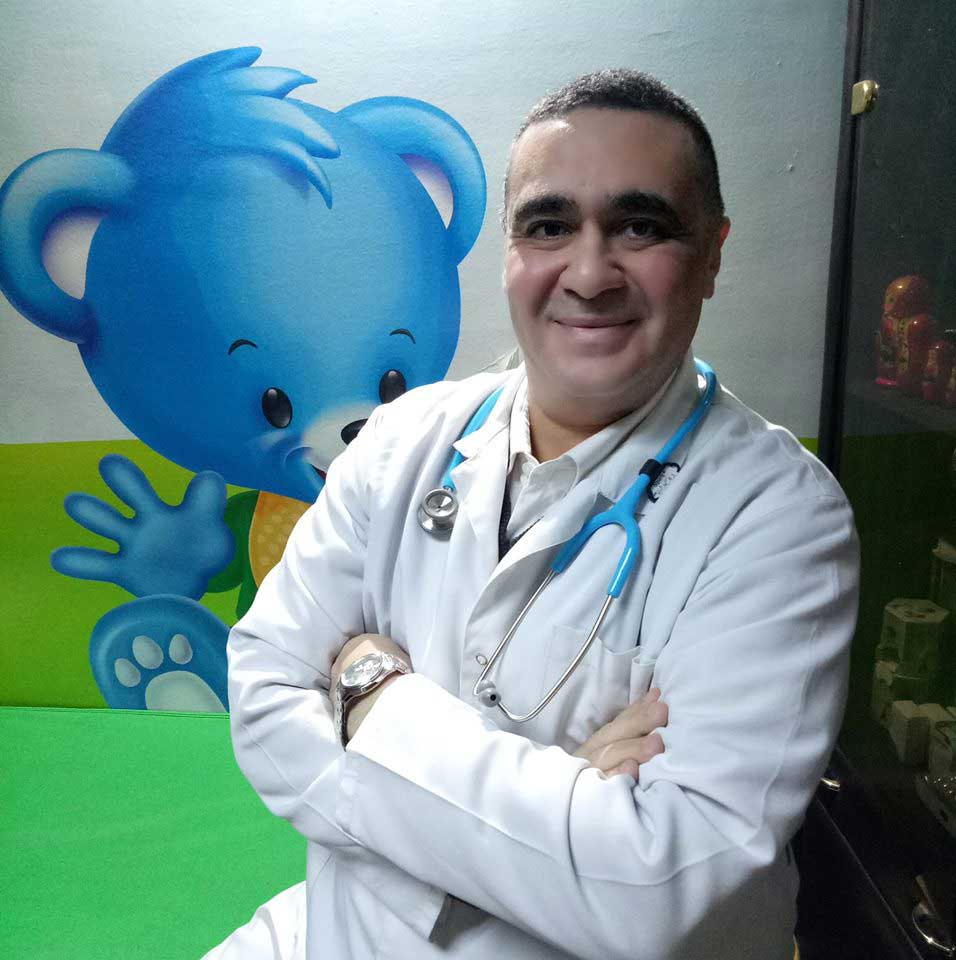 دكتور  أحمد سمير فودة  اخصائى طب الأطفال والأطفال المبتسرين القاهرة