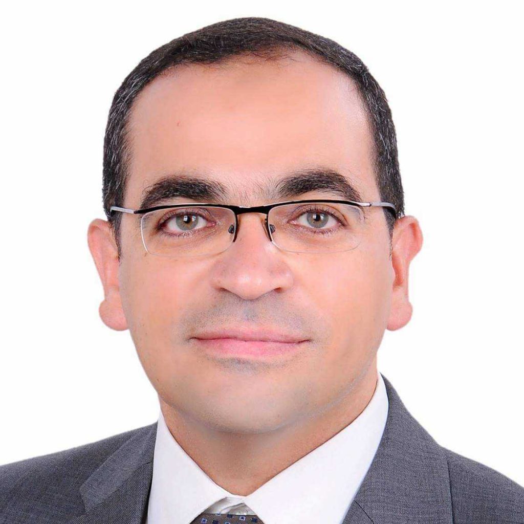 دكتور  إسلام إبراهيم  أستاذ (م) واستشاري جراحة ومناظير الصدر القاهرة