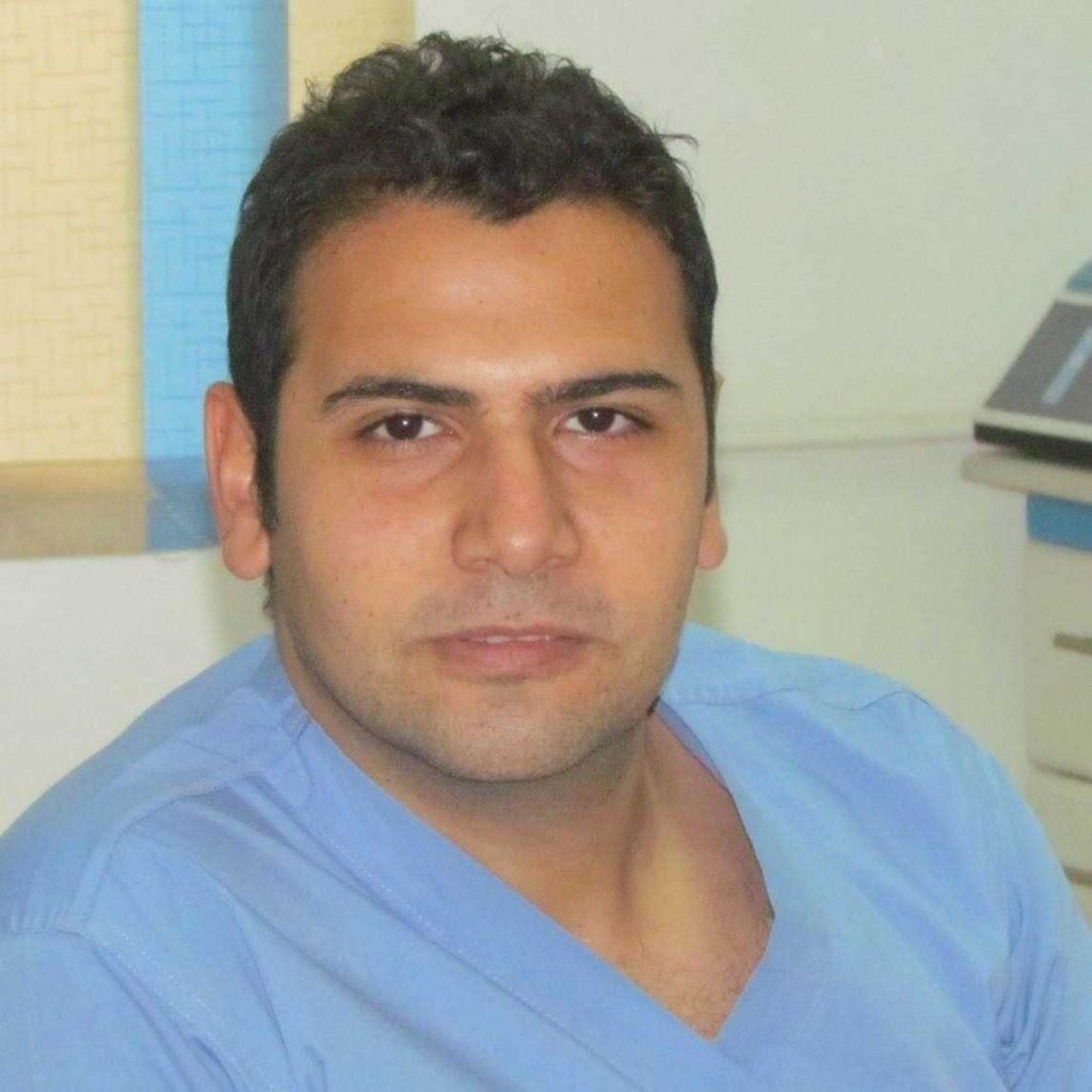 دكتور  إيهاب شريف  أخصائي تجميل الاسنان - جامعة القاهرة الجيزة