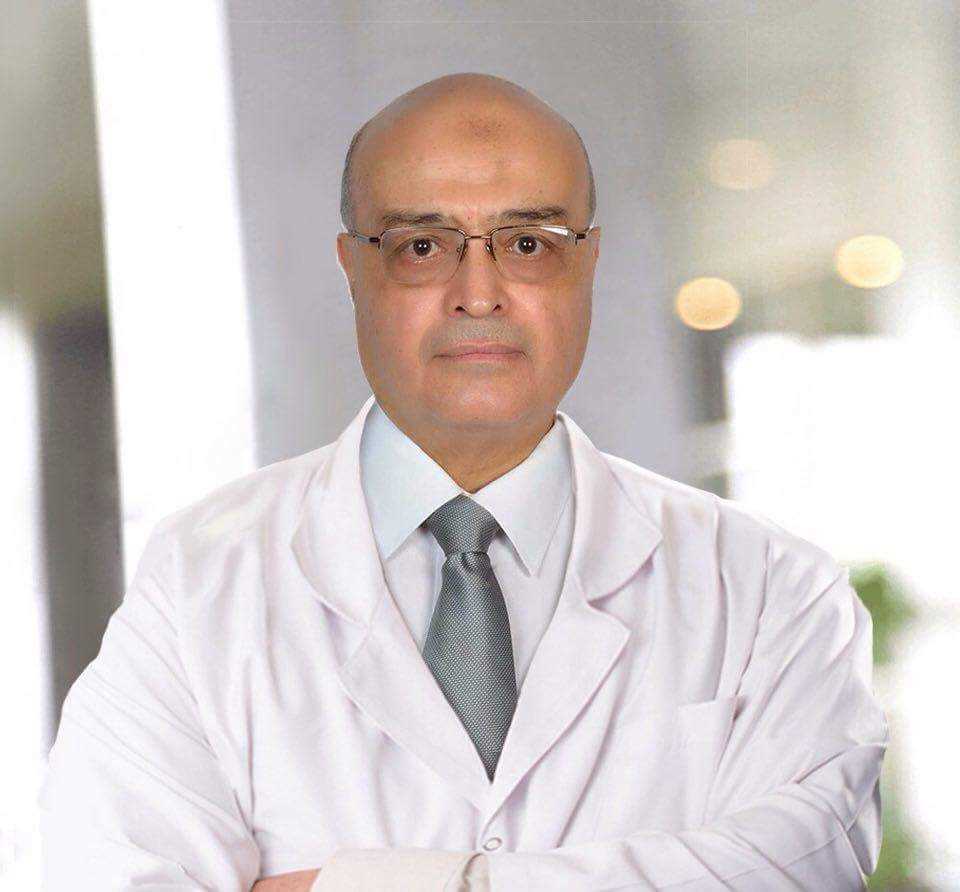 دكتور  طارق النيدانى  جراح العظام و المفاصل و إصابات الملاعب طبيب النادى الاهلى الجيزة