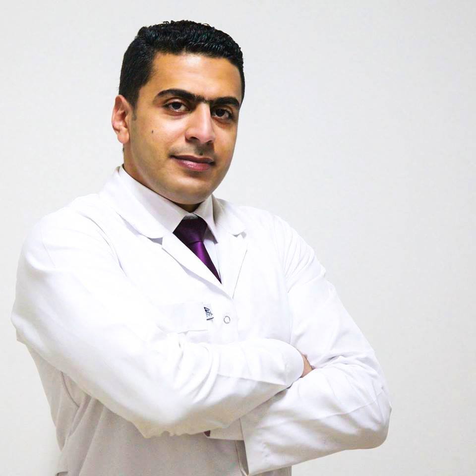 دكتور  محمد على  اخصائي تقويم وزراعة الاسنان - قصر العيني الاسكندرية
